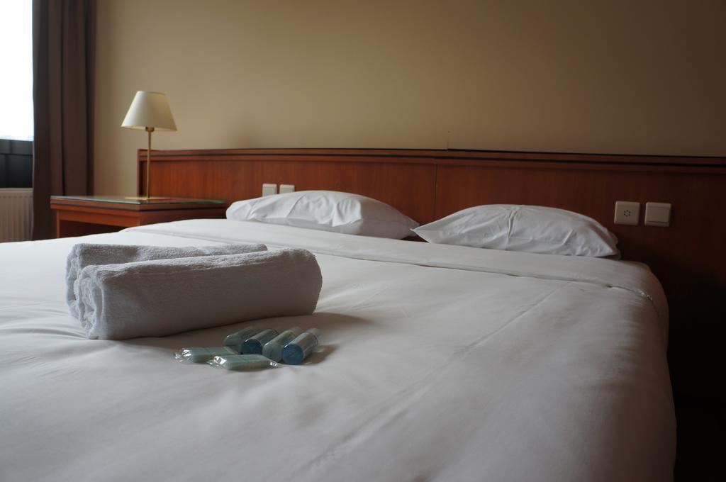 Hotel Aviation Saint-Gilles Room photo