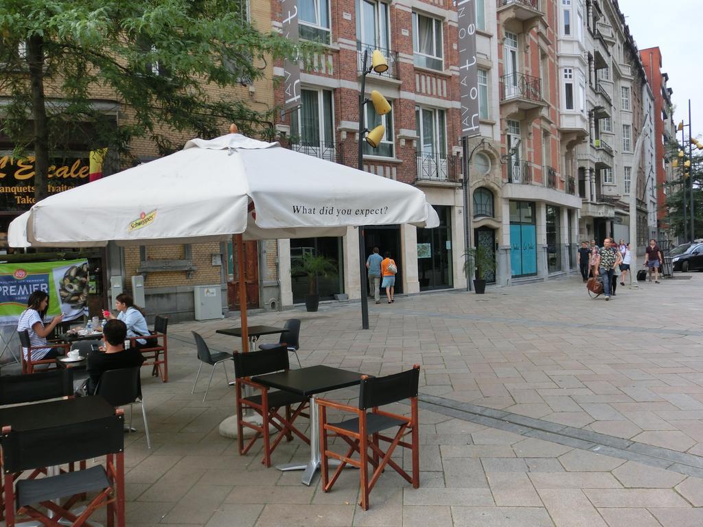 Hotel Aviation Saint-Gilles Exterior photo